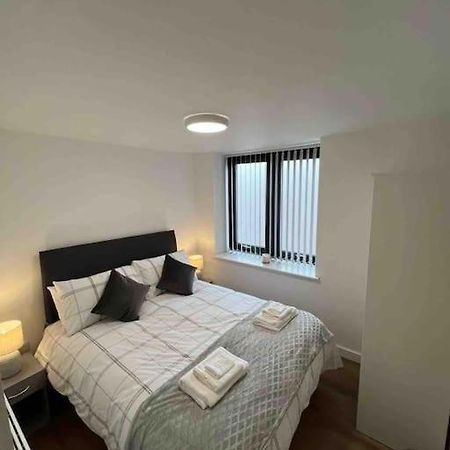 Newly Built 2 Bed Flat In The Heart Of Leek Apartment Luaran gambar