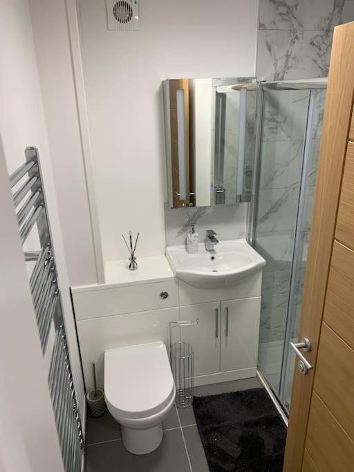 Newly Built 2 Bed Flat In The Heart Of Leek Apartment Luaran gambar
