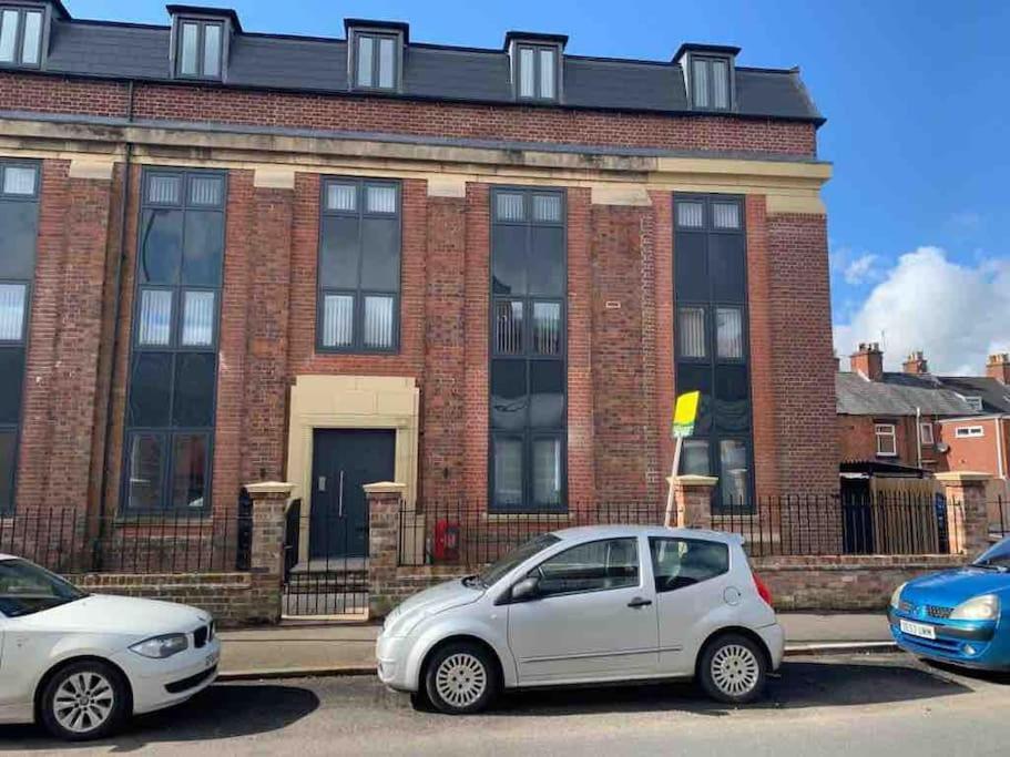 Newly Built 2 Bed Flat In The Heart Of Leek Apartment Luaran gambar